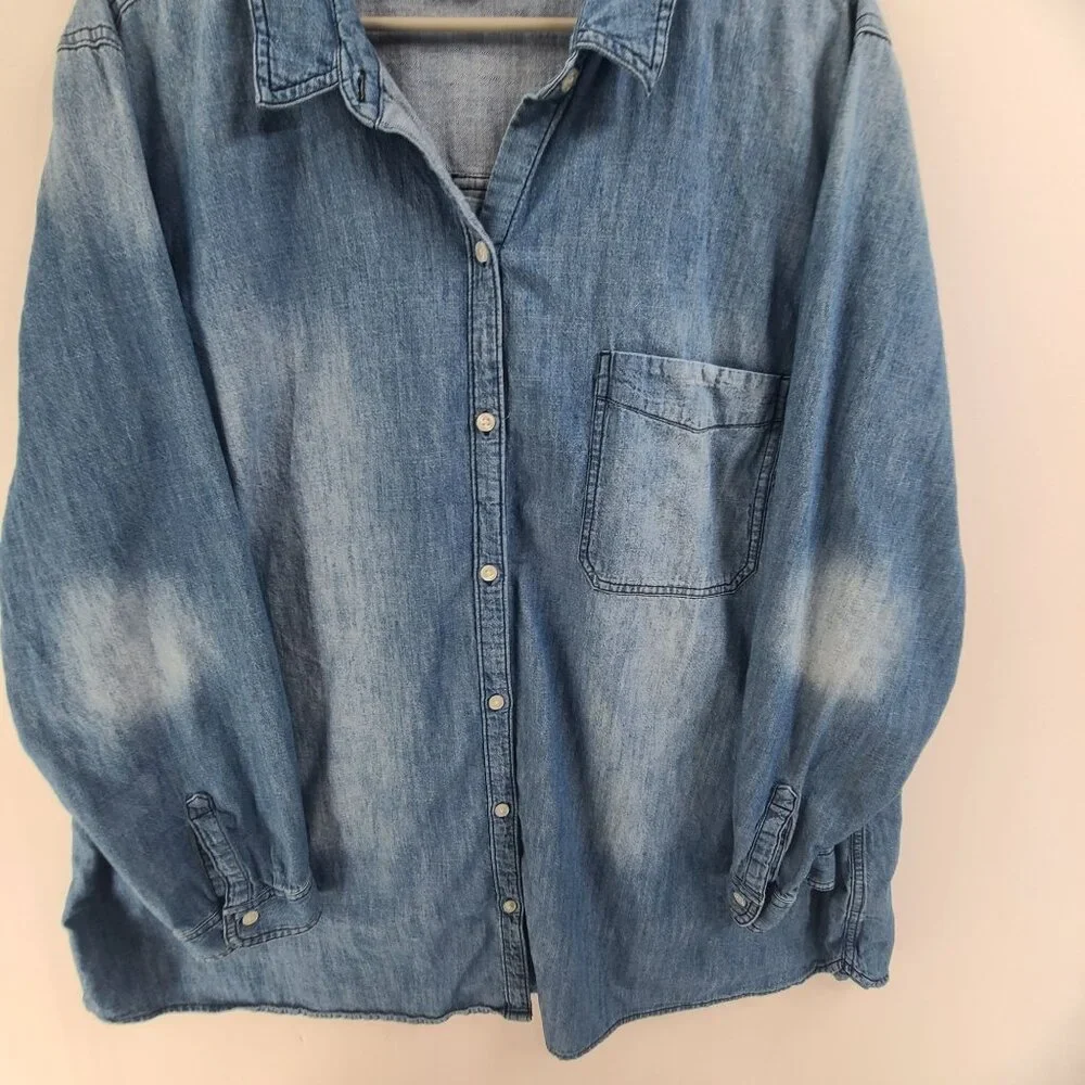 Old Navy Blue Denim Button Down Shirt - Picture 2 of 6
